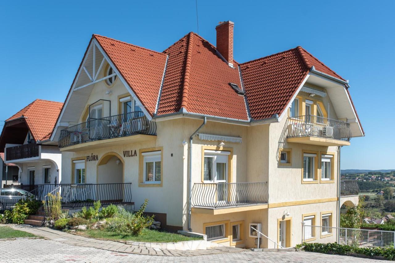 Flora Villa Hévíz Eksteriør billede