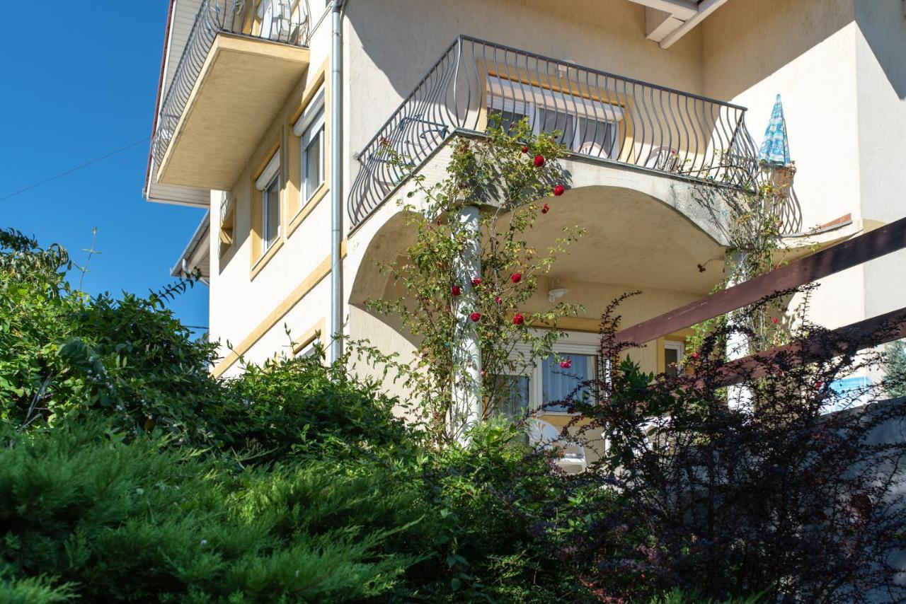 Flora Villa Hévíz Eksteriør billede