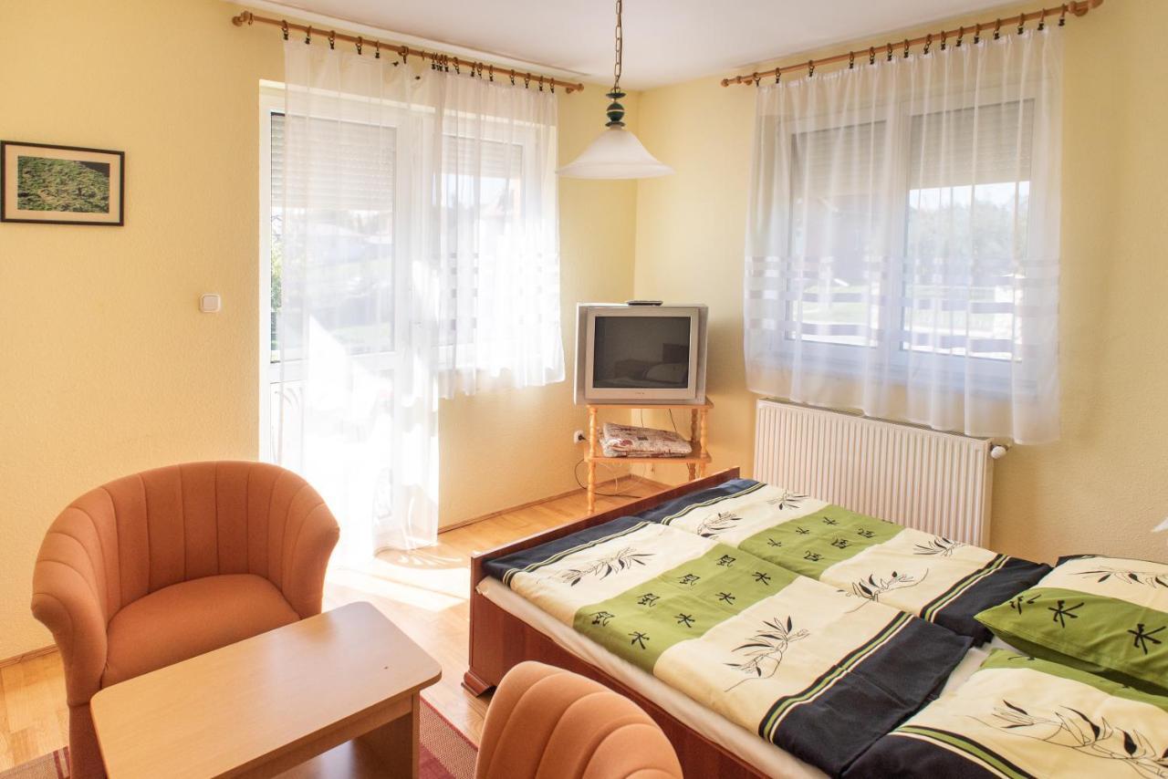 Flora Villa Hévíz Eksteriør billede